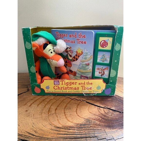 NEW Winnie the Pooh: Tigger and the Christmas Tree - Picture 1 of 7